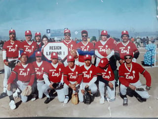 'Quico' (primero de izquierda a derecha, en la fila inferior) dedicó gran parte de su vida a la práctica, la dirección y la promoción del beisbol y softbol en La Laguna.