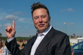 Elon Musk, cofundador de Tesla, superó este lunes a Billi Gates y ahora es la segunda persona más rica del mundo. (ARCHIVO)
