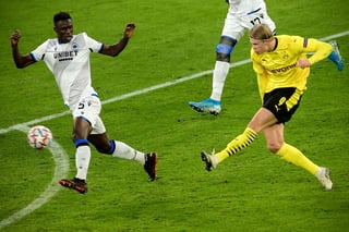 El Borussia Dortmund se impuso por 3-0 ante el Brujas, con dos goles de Erling Haaland y uno de Jadon Sancho, con lo que queda a solo un punto de asegurarse el pase a los octavos de final de la Liga de Campeones. (ARCHIVO)