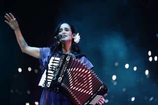 Melodías. La cantante y compositora Julieta Venegas ha estado escribiendo nuevos temas para sus fanáticos.
