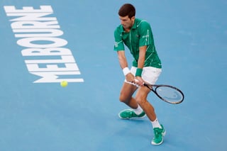 El experimentado tenista serbio Novak Djokovic, es el actual monarca del primer grand slam de cada año. (EFE)