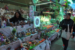 En los últimos años los comerciantes de artículos navideños se instalaban sobre la Plaza Principal, frente a la avenida Madero.