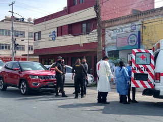 El choque ocurrió alrededor de las 12:40 horas de ayer en Torreón. (EL SIGLO DE TORREÓN)
