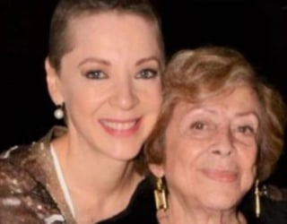 A poco más de un año de la muerte de la actriz Edith González, este domingo su hermano informó sobre la muerte de su madre, Doña Ofelia Fuentes a los 89 años de edad. (Especial) 