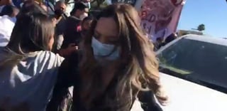 La manifestante exigía medicamentos para enfermos con cáncer (ESPECIAL)