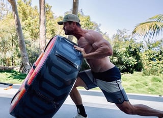 Chris Hemsworth, actor de ‘Thor’ en el Universo Cinematográfico de Marvel, dedica gran tiempo y esfuerzo a sus entrenamientos para lograr una espectacular musculatura para su próximo filme biográfico sobre el luchador Hulk Hogan que prepara Netflix.  (ESPECIAL)  