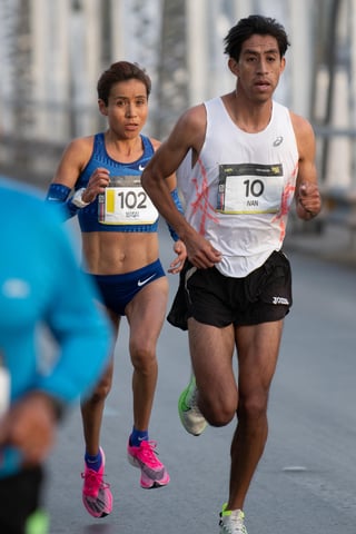 La mexicana Madaí Pérez, la corredora de habla hispana más veloz de la historia en los 42 kilómetros 195 metros, correrá el próximo domingo el Maratón de Valencia confiada en clasificarse a los Juegos Olímpicos de Tokio. (ARCHIVO)
