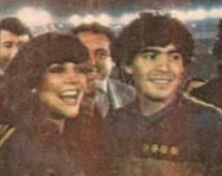 Luego de la muerte del futbolista Diego Armando Maradona, la semana pasada, Verónica Castro fue una de las celebridades mexicanas que más lamentó su partida y así lo expresó en redes sociales. (Especial) 