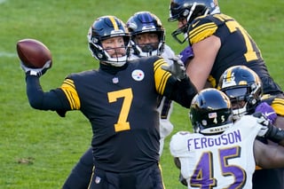 'Big Ben' hizo lo suficiente para guiar a Pittsburgh hacia su undécima victoria de la temporada. (AP)