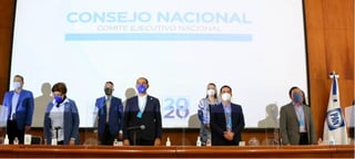 En medio de una decena de reclamos por una posible gran alianza opositora a Morena sin identidad, el Consejo Nacional del PAN aprobó aliarse con el PRI y el PRD en aproximadamente 130 de los 300 distritos electorales para la renovación de la Cámara de Diputados en el 2021. (ESPECIAL)