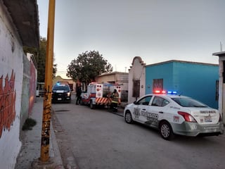 Se registró un incendio en el interior de un domicilio del fraccionamiento Santa Teresa de Gómez Palacio, una mujer fue atendida por paramédicos de la Cruz Roja. (EL SIGLO DE TORREÓN)