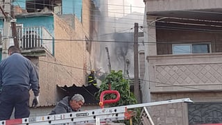 El reporte sobre un incendio en un domicilio de la colonia Durangueña de Torreón, movilizó a las corporaciones de rescate y de seguridad de la ciudad. (EL SIGLO DE TORREÓN)