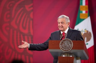 López Obrador criticó que a veces se cuestiona el habla popular, pero es la mejor manera de que la gente tenga información. (ARCHIVO)