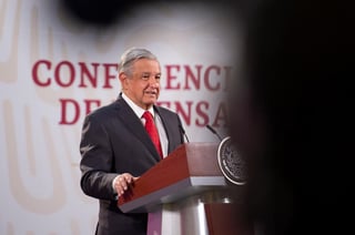 El presidente Andrés Manuel López Obrador aseguró este miércoles que el próximo año se avanzará en la conexión a internet de 120 mil comunidades marginadas en su compromiso de conectar a todo el país, pues manifestó que 'es uno de los sueños que queremos convertir en realidad'. (ARCHIVO)