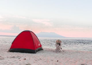 Si estás pensando en hacer un viaje para acampar en la playa o aún no te sientes convencido, te invitamos a revisar los siguientes puntos para hacerlo sin correr riesgos. 
(ESPECIAL)