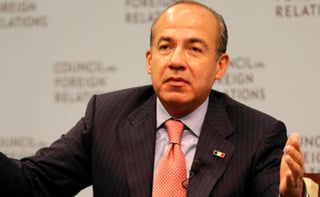 Felipe Calderón, expresidente de México, lamentó este viernes que se usaran los medios del Estado para atacar al periodista Héctor De Mauleón, en lugar de atender el caso de una paciente reportado por el también escritor.
(AP)