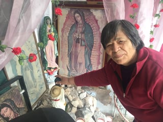 Desde hace más de 30 años, María Trinidad Navarro inició la tradición de ofrecer reliquia en honor a la Virgen de Guadalupe. (GUADALUPE MIRANDA)