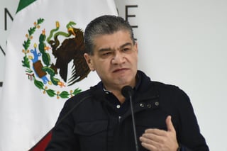 En todo Coahuila se reforzará la vigilancia preventiva con motivo de que inició la derrama económica por la entrega de aguinaldos y otras prestaciones laborales, anunció el gobernador Miguel Ángel Riquelme Solís. (ARCHIVO)