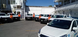El Simas Torreón cuenta con ocho nuevos vehículos para su labor operativa, se trata de siete camionetas y un automóvil que desde este martes estarán circulando por los diversos puntos de la ciudad. (JESÚS GALINDO)