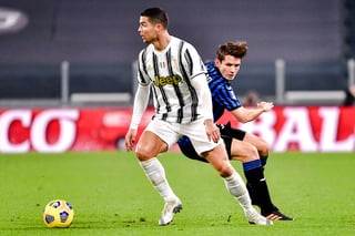Pierluigi Gollini, meta del Atalanta, detuvo un penalti lanzado por el portugués Cristiano Ronaldo este miércoles y fue decisivo para el 1-1 cosechado por el equipo de Bérgamo en su visita al Juventus Turín, en la duodécima jornada de la Serie A italiana. (AGENCIAS)