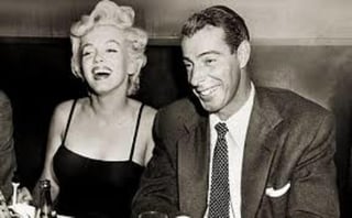 Una carta de disculpa de la icónica Marilyn Monroe a su entonces marido, el jugador de béisbol Joe DiMaggio, se vendió este miércoles en una subasta en Nueva York por más de 400,000 dólares, cuadriplicando el precio máximo que habían estimado los expertos. (Especial) 