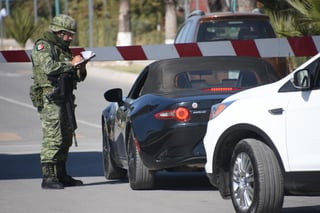 A lo largo de dos horas vehículos oficiales de gobierno y ambulancias ingresaron y salieron de las instalaciones militares ubicadas en la zona metropolitana de Monclova y frontera.(EL SIGLO COAHUILA)