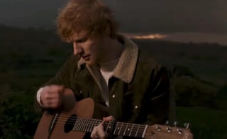 Ed Sheeran ha publicado por sorpresa este lunes y como gesto de agradecimiento a sus seguidores un tema nuevo titulado Afterglow, que está disponible en todas las plataformas digitales. (ESPECIAL)    