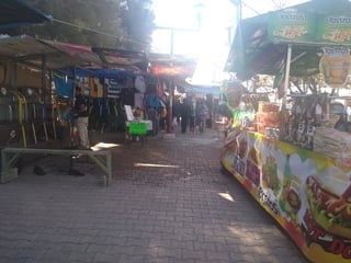 La plaza principal es prácticamente un tianguis, debido a la proliferación de vendedores ambulantes. (EL SIGLO DE TORREÓN) 