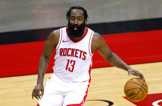 La NBA se vio obligada a suspender su primer partido –en el segundo día de actividades– debido al COVID-19. El duelo entre Rockets de Houston y Thunder de Oklahoma será reagendado. (ESPECIAL)