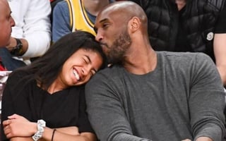 Vanessa Bryant, viuda del exbasquetbolista Kobe Bryant, publicó una emotiva fotografía en redes sociales, en lo que fue la primera Navidad sin Black Mamba. (ESPECIAL)