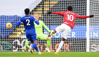 Un autogol de Axel Tuanzebe a cinco minutos del final dio un punto al Leicester y evitó el triunfo del Manchester United (2-2) en el King Power Stadium, en la decimoquinta jornada de la Premier League. (EFE)