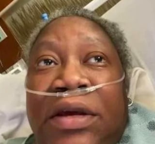 La doctora afroamericana Susan Moore enfermó de coronavirus, en un video denunció que tuvo por rogar atención médica adecuada en un hospital de Indiana y días después falleció. (Especial) 