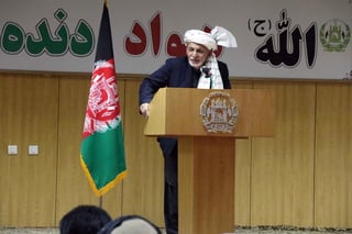 El presidente afgano, Ashraf Ghani, aceptó este domingo que continúe en Doha la segunda ronda de las negociaciones de paz intraafganas con los talibanes, después de que presionara para reanudar las conversaciones en territorio afgano. (ARCHIVO)