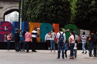  El Gobierno de Puebla decretó este lunes Alerta Máxima por el aumento en casos de COVID y anunció el cierre total de actividades no esenciales. (ARCHIVO)