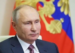 El presidente ruso, Vladímir Putin, firmó hoy un decreto que reinstaura la figura de los centros de desintoxicación etílica en este país con el fin de combatir el alcoholismo y los delitos relacionados con esa adicción. (ARCHIVO) 