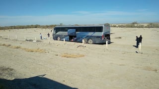 Se registró un accidente carretero en el municipio de Parras de la Fuente, Coahuila, un autobús de pasajeros se salió del camino.