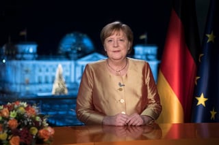  La canciller de Alemania, Angela Merkel, asegura en su tradicional discurso de Año Nuevo que 'estos días y semanas' serán 'tiempos duros' para el país y advierte de que aún queda 'bastante tiempo' hasta que la pandemia se pueda dar por concluida. (AGENCIAS)
