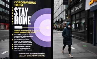 El Reino Unido alcanzó este jueves el récord de contagios diarios de coronavirus desde el inicio de la pandemia, al registrar otros 55,892 nuevos positivos en las últimas 24 horas. (ARCHIVO) 
