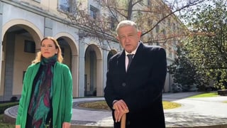 El presidente Andrés Manuel López Obrador y su esposa Beatriz Gutiérrez Müller compartieron un mensaje a través de redes con motivo del fin de año. (ESPECIAL)