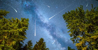Este 2021 abre con un evento astronómico imperdible: las Cuadrántidas. Se trata de una lluvia de meteoros, (mejor conocida como lluvia de estrellas) en la que es posible apreciar hasta 120 cuerpos celestes por hora, convirtiéndolas en uno de los fenómenos más activos junto a las Gemínidas, las Líridas y las Perseidas. (Especial) 
