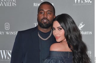 De acuerdo a portales como TMZ y Page Six, Kim Kardashian y Kanye West estarían por comenzar una disputa legal por el divorcio tras meses de conflicto y ausencia pública. (ESPECIAL) 