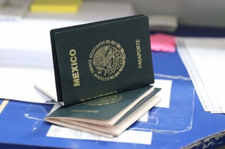 Para este 2021, el gobierno de México elevó el costo para la renovación del pasaporte, el cual se utiliza para comprobar la identidad y nacionalidad de una persona nacida o naturalizada en este país, al momento de viajar fuera de él. (ESPECIAL)