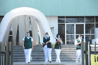 El Instituto Mexicano del Seguro Social (IMSS) informó sobre el estado de salud de la enfermera que aparentemente sufrió una reacción alérgica a la vacuna de COVID-19. (ARCHIVO)