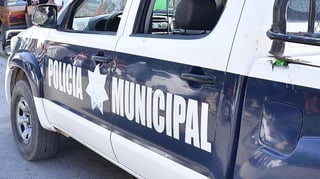 Agentes de las diversas corporaciones de seguridad establecidas en el municipio de Lerdo comenzaron la búsqueda del taxi robado, sin embargo, luego de una hora de rastreo no lograron dar con el mismo o los implicados. (ARCHIVO)