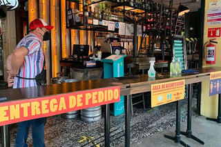La jefa de Gobierno de la Ciudad de México, Claudia Sheinbaum, indicó que hay publicaciones científicas de que el mayor número de contagios por COVID-19 se da en lugares cerrados como restaurantes ya que no se utiliza cubrebocas y se pierde la sana distancia.
(ARCHIVO)