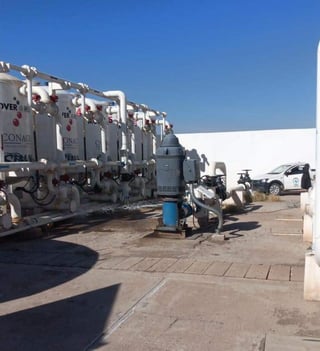 El Sistema Municipal de Aguas y Saneamiento (SIMAS) de Francisco I. Madero inició con el mantenimiento a los equipos de extracción y rebombeo de la red de agua potable, con el objetivo de evitar desabasto del vital líquido en la temporada de calor.
