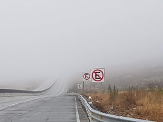 La Guardia Nacional División Carreteras informó que ante condiciones meteorológicas adversas (densa niebla) presentadas se determinó el cierre de circulación de la autopista Saltillo-Monterrey. (TWITTER)