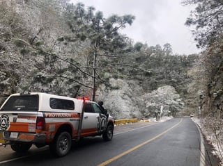 Protección Civil de Nuevo León informó que el fenómeno meteorológico se dio en la entidad por influencia del frente frío número 26 que afecta el noreste del país. (TWITTER)