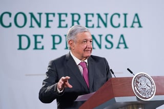 López Obrador aseguró que lo que se hace en las conferencias de prensa es garantizar el derecho que tiene el pueblo de informarse, y acusó que en sexenios pasados había un control en los medios de comunicación. (EFE)