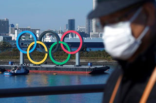 El primer ministro Yoshihide Suga declaró un estado de emergencia en Tokio y sus alrededores la semana pasada por un repunte del coronavirus, pero prometió que los Juegos Olímpicos de mediados de año se llevarán a cabo y serán “seguros”. (ESPECIAL) 